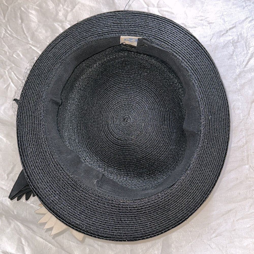 Vintage 50s/60s A New York Creation Small Black Hat with Distinctive Accents - Picture 6 of 7